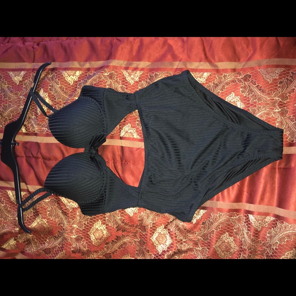 Shade & Shore Ribbed Swimsuit - Picture 3 of 4